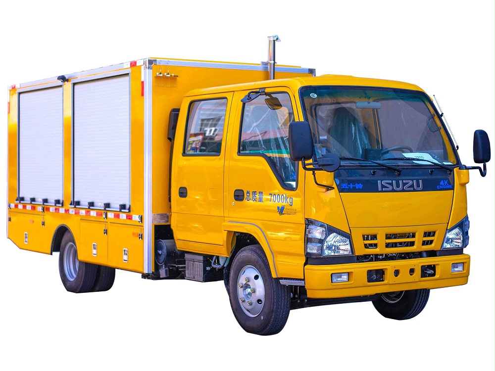大流量自行走排水搶險(xiǎn)車(國(guó)六)